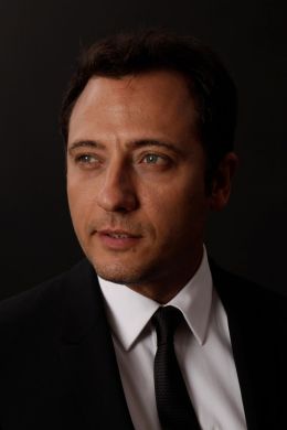 Йигит Озшенер