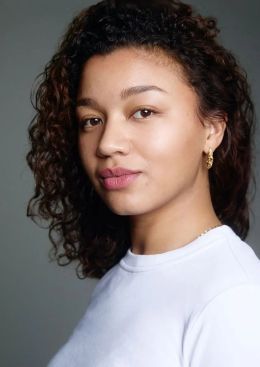 Зои Лав Смит