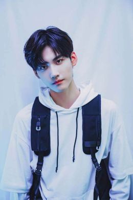 Дэниэл Чжоу