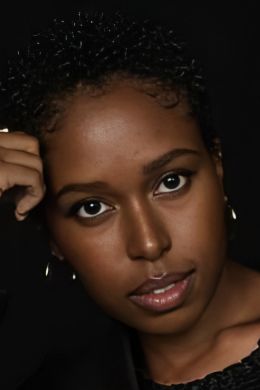 Беверли Окио