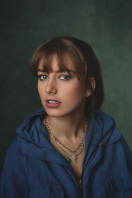 Зои Бро