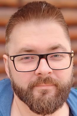 Александр Бугров