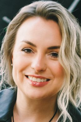 Александра Нелюбина