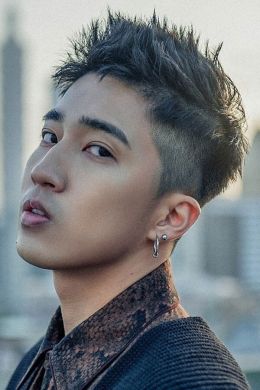 Цзюнь-Шо Лоу