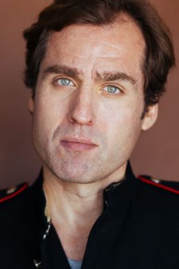 Джулиан Элфер