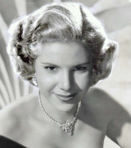 Индиа Адамс