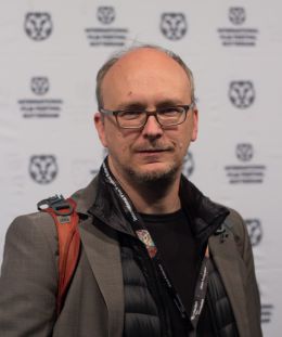 Дэвид Баркер