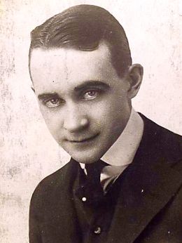 Ральф Банкер