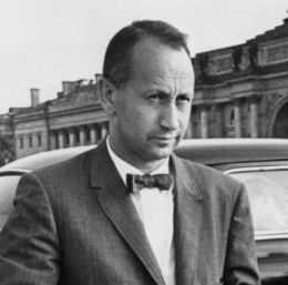 Норман Казинс