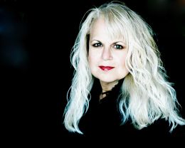 Lorraine Devon Wilke