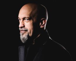 Линдси Джонс