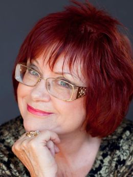 Пола Кинан