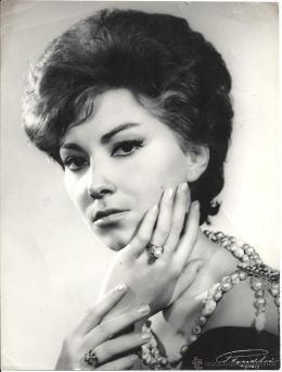 Викки Лэгос