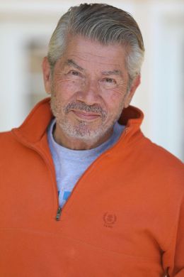 Кен Мартинес