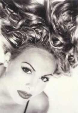 Мишель Николсон