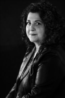 Дана Оффенбах