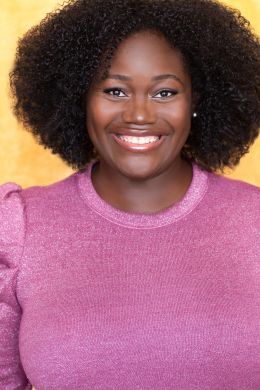 Николь Робертс