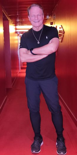 Джон Симмонс