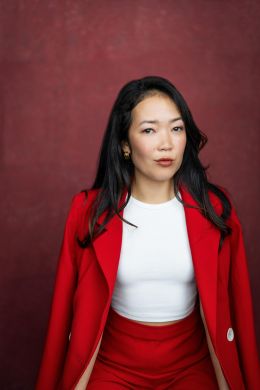 Дженнифер Леонг