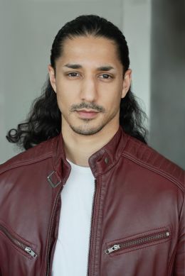 Гарет Генри