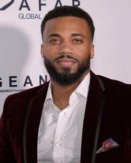 Захари Роджерс