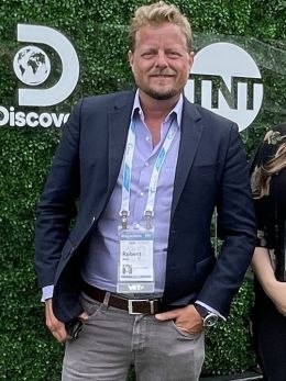 Роберт Ангер