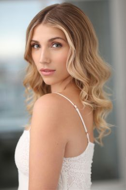 Натали Рейна