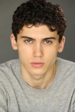 Зак Робертсон