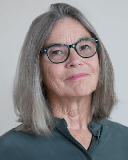 Кэролин  Несбитт