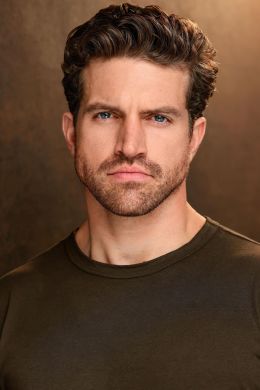 Дэниэл Консидайн