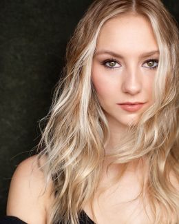 Джессика Лэнг