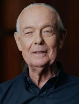 Ренни Дэвис