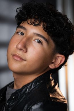 Darius Eteeyan