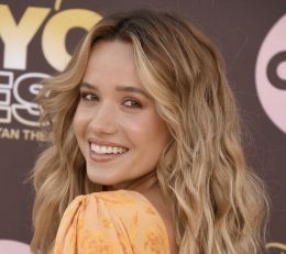 Джулия МакДермотт