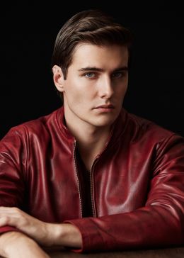 Коннор Бартон