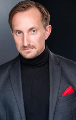 Дэниэл Блум