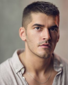 Эллис Айрес