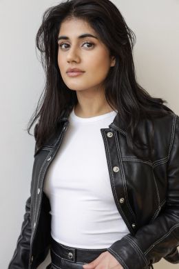 Айеша Мадон