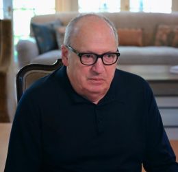 Джон Ландау