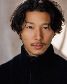 Котаро Утияма