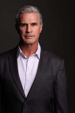 Дэмиэн Вега