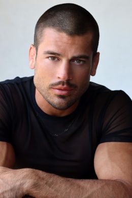 Адам МакМэхон