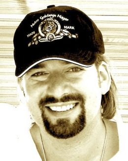 Оливер Столлоркз