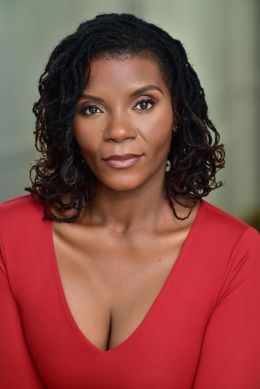 Андреа Дуглас