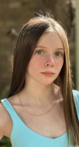 Скарлетт Белл