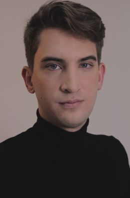Дилан Холл