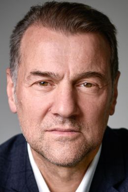 Криспин Холланд