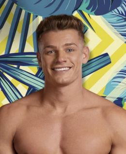 Каллум Хоул