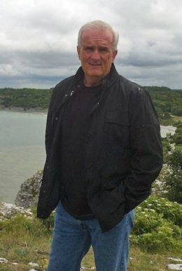 Джеймс С. Мур