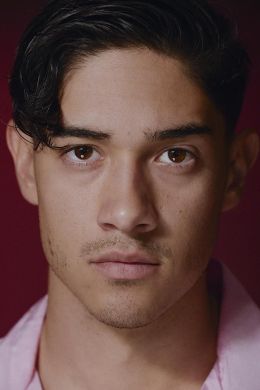 Иззи Паласиос